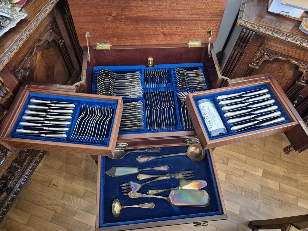 Cubertería de plata Cruz de Malta